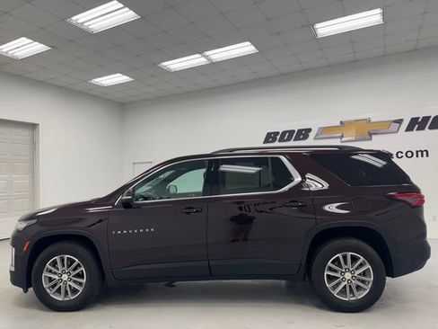 Used 2023 Chevrolet Traverse LT FWD image 8