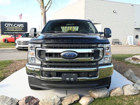 Used 2021 Ford F250 XLT w/ Camper Package image 2