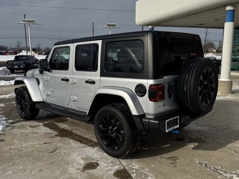 Used 2023 Jeep Wrangler Unlimited Sahara w/ Cold Weather Group image 3
