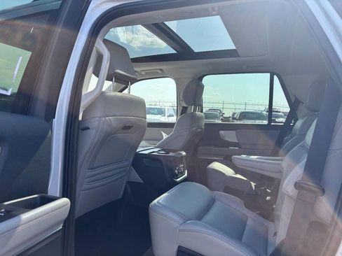 Used 2025 Ford Expedition Active AWD/4WD image 14