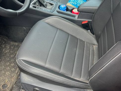 Used 2024 Volkswagen Jetta SE w/ Panoramic Sunroof Package FWD image 6