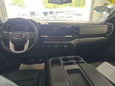 Certified 2026 GMC Sierra 1500 SLT AWD/4WD image 11
