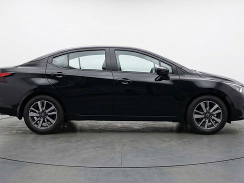 Used 2025 Nissan Versa SV image 11