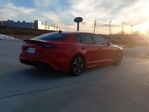 Used 2018 Kia Stinger GT2 image 5