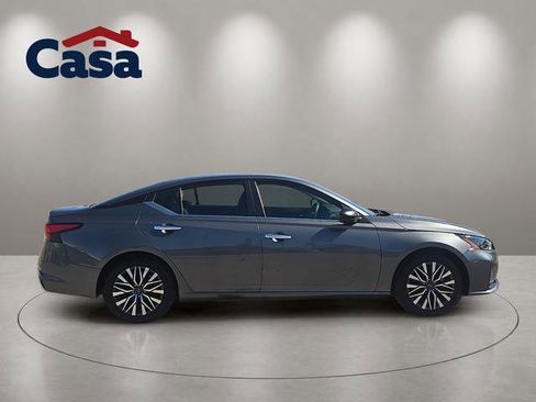 Used 2025 Nissan Altima 2.5 SV FWD image 6