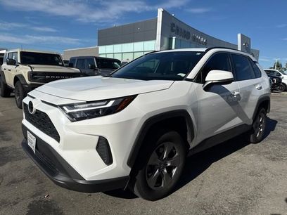 Used 2022 Toyota RAV4 XLE w/ Carpet Mat Package (TMS)