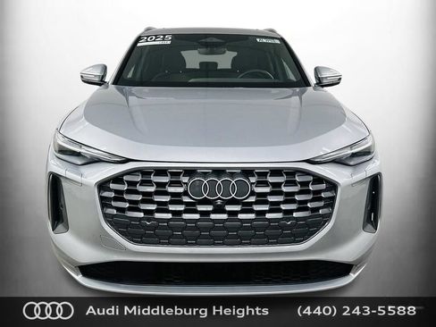Certified 2025 Audi Q5 Premium AWD/4WD image 2