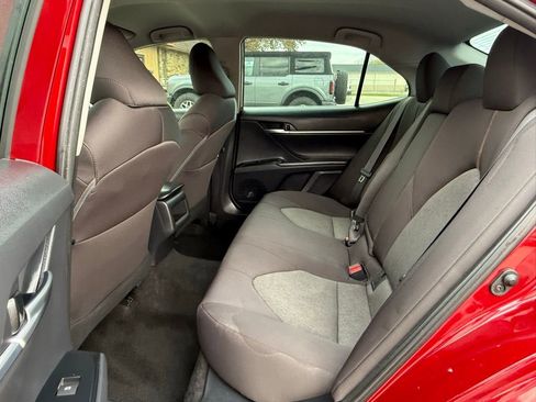 Used 2019 Toyota Camry LE FWD image 11