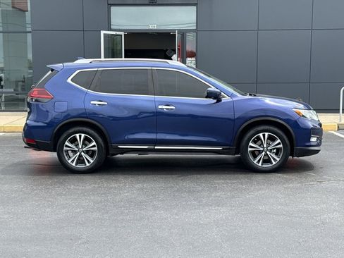 Used 2018 Nissan Rogue SL FWD image 2