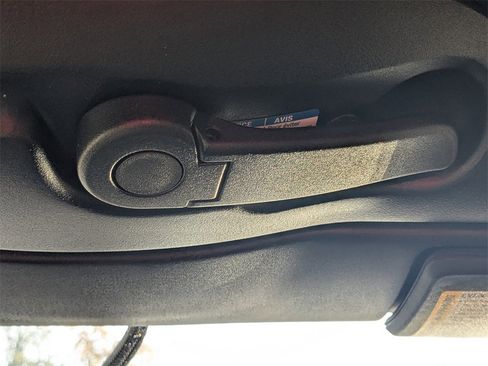 Used 2008 Saturn Sky image 30