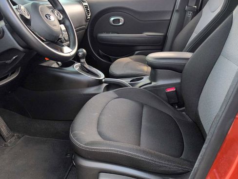 Used 2018 Kia Soul + image 16