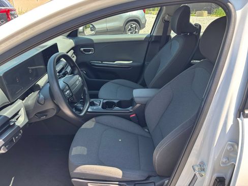 Used 2025 Kia K4 FWD image 27
