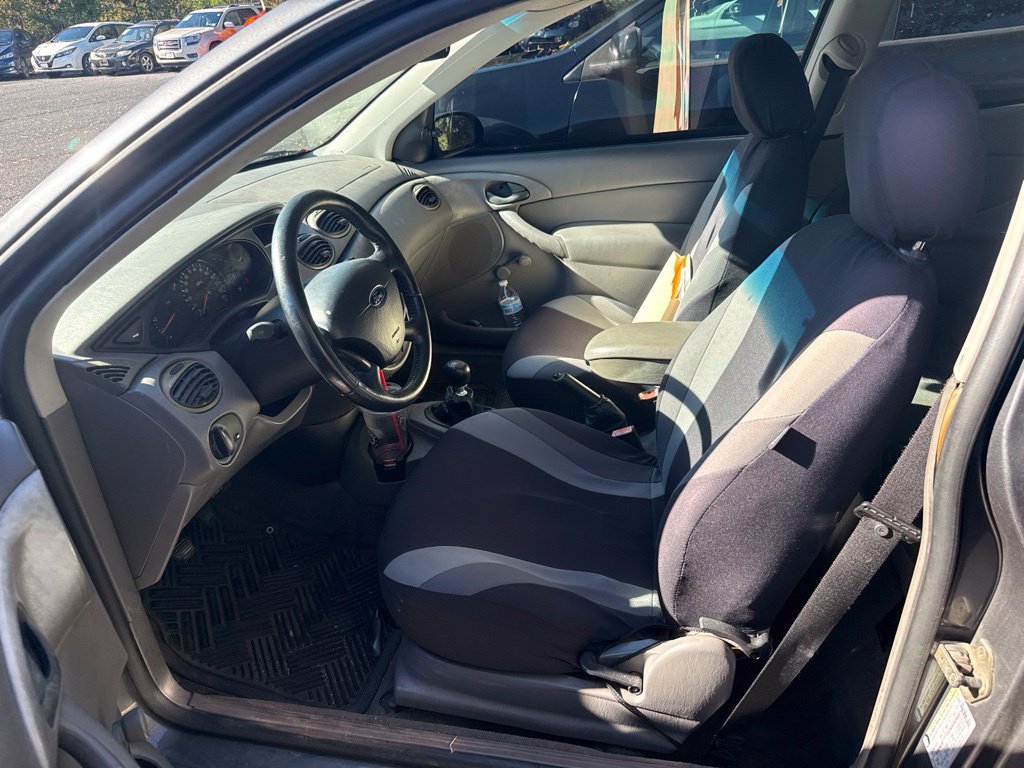 Used 2004 Ford Focus ZX3 Hatchback FWD image 5