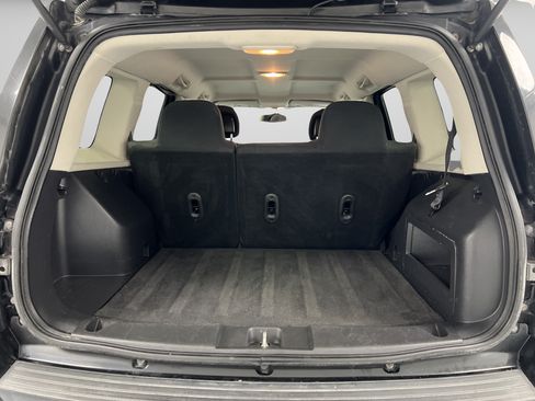 Used 2013 Jeep Patriot Latitude FWD image 31