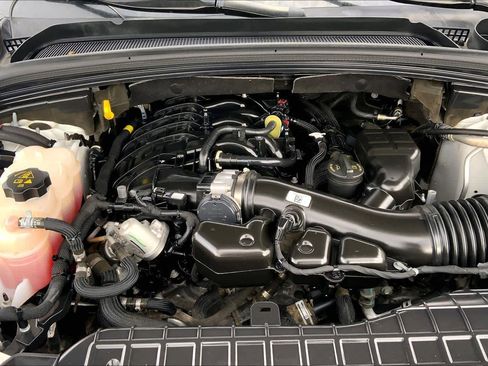 Used 2023 Jeep Grand Cherokee L Laredo image 32