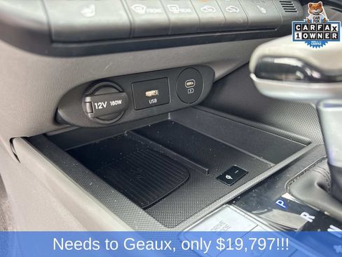 Used 2025 Hyundai Elantra SEL FWD image 47