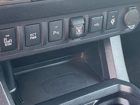 Used 2020 Toyota Tacoma TRD Sport w/ Technology Package image 21