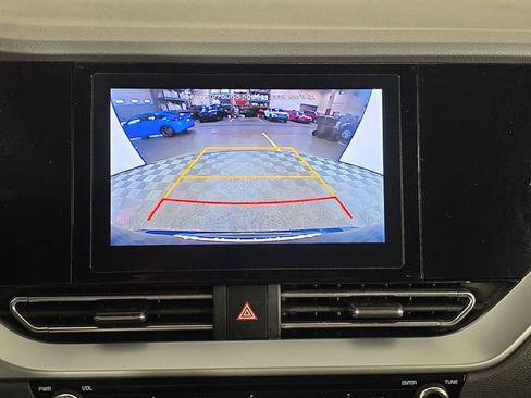 Used 2020 Kia Niro LX image 23