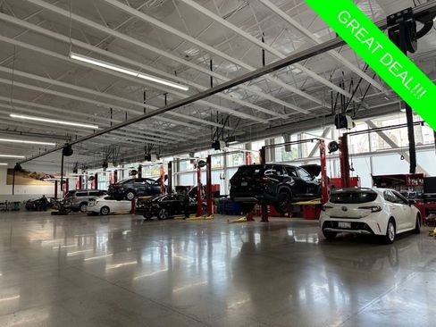 Certified 2023 Toyota Sienna Limited FWD image 35