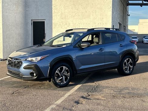 Used 2024 Subaru Crosstrek 2.0i Premium image 3