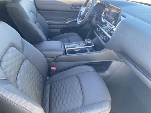 New 2025 Nissan Pathfinder SV w/ Black Appearance Package image 12