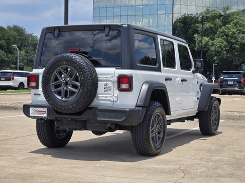 Used 2023 Jeep Wrangler Unlimited Sport AWD/4WD image 6