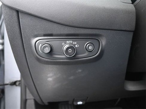 Certified 2024 Chevrolet Equinox Premier image 33