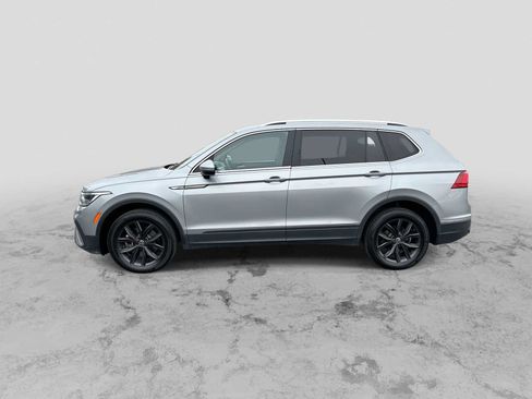 Used 2024 Volkswagen Tiguan SE AWD/4WD image 5