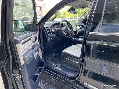 Used 2025 RAM 1500 Tungsten AWD/4WD image 31