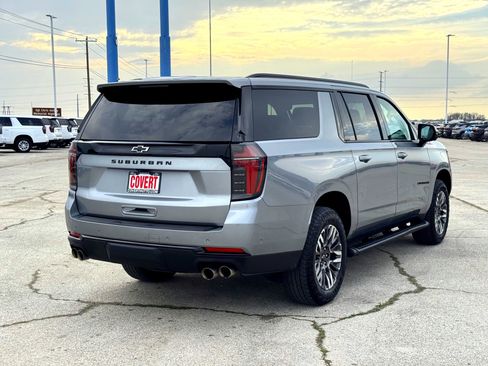 Used 2025 Chevrolet Suburban Z71 image 6