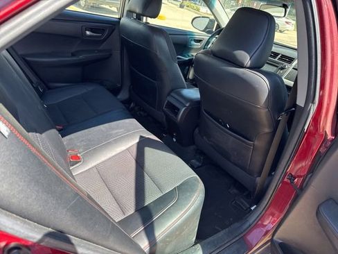 Used 2017 Toyota Camry SE image 17