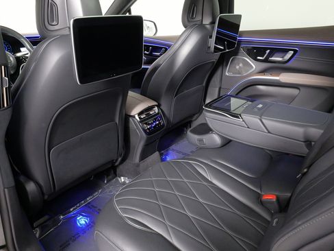 Used 2023 Mercedes-Benz EQS 580 4MATIC SUV image 36