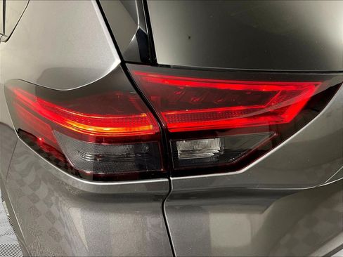 Certified 2021 Nissan Rogue SV w/ Premium Package AWD/4WD image 23