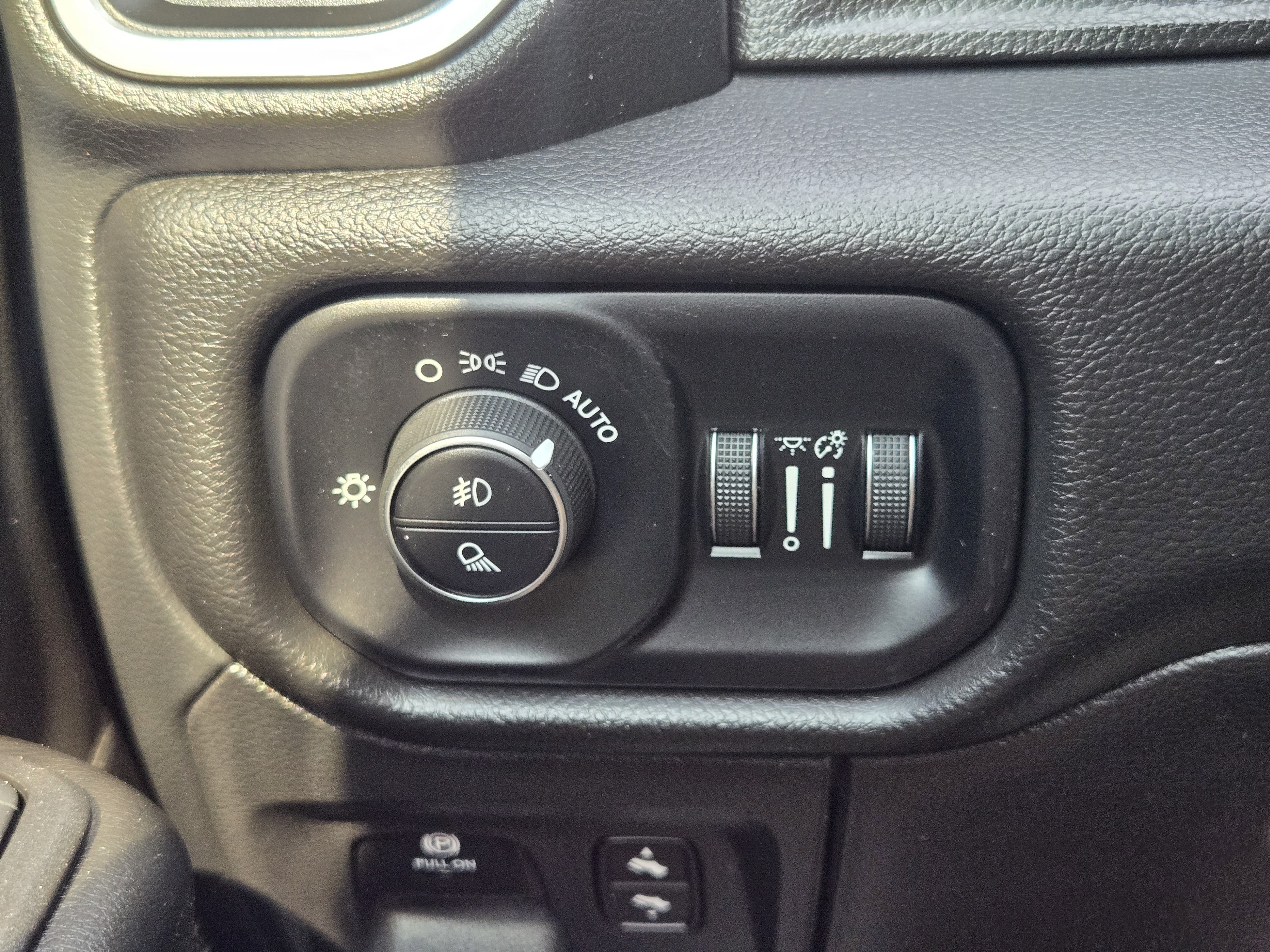 Used 2025 RAM 1500 Big Horn AWD/4WD image 22