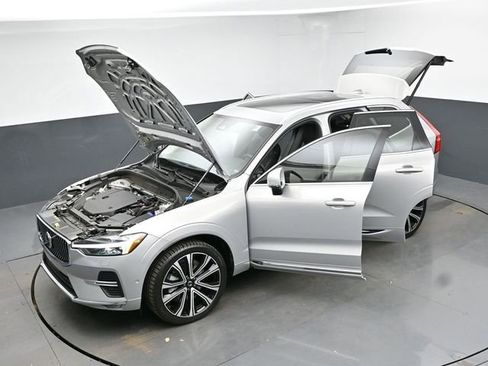 Used 2023 Volvo XC60 B6 Ultimate w/ Protection Package Premier image 52