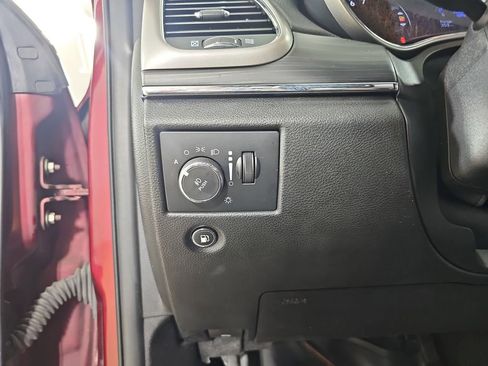 Used 2022 Jeep Grand Cherokee Limited AWD/4WD image 32