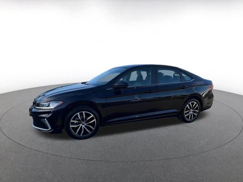 Used 2025 Volkswagen Jetta SE image 8