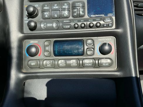 Used 2003 Chevrolet Corvette Convertible w/ Preferred Equipment Group1 image 28