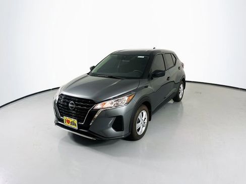 New 2025 Nissan Kicks Play S FWD image 3