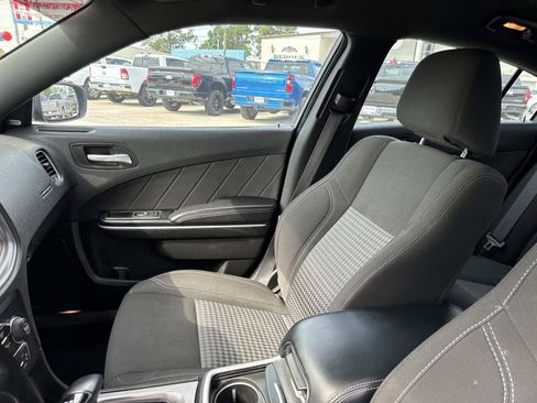 Used 2023 Dodge Charger SXT RWD image 15