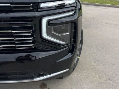 New 2026 Chevrolet Suburban High Country RWD image 15