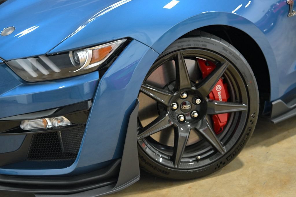 Used 2020 Ford Mustang Shelby GT500 w/ Carbon Fibre Track Pack RWD image 2