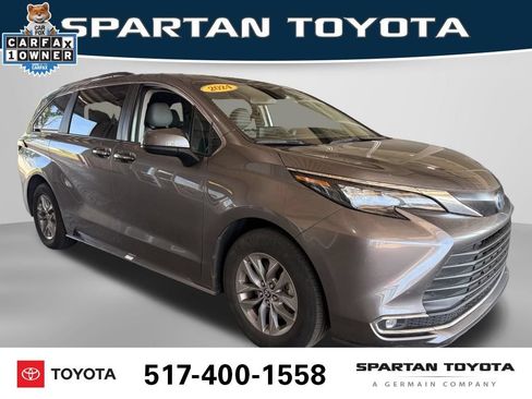 Used 2024 Toyota Sienna XLE FWD image 8