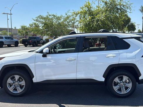 Used 2022 Toyota RAV4 XLE w/ Convenience Package AWD/4WD image 5