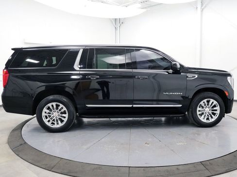 Used 2023 GMC Yukon XL SLT AWD/4WD image 8