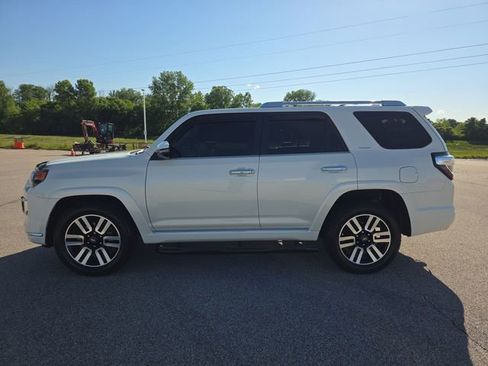 Used 2022 Toyota 4Runner Limited w/ Convenience Package (TMS) AWD/4WD image 10