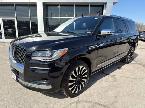 Used 2023 Lincoln Navigator L Black Label image 3