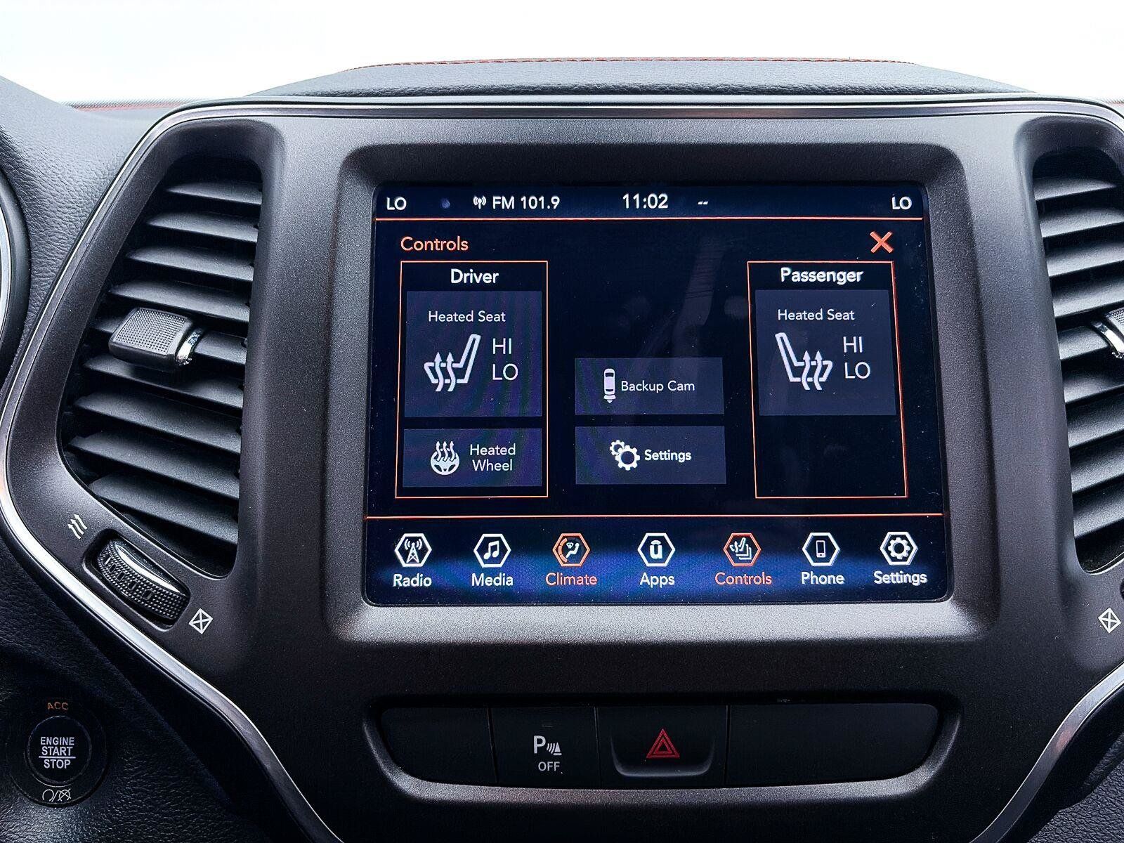 Used 2019 Jeep Cherokee Trailhawk w/ Cold Weather Group AWD/4WD image 8