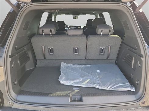 New 2026 Chevrolet Traverse LT w/ Midnight/Sport Edition image 10