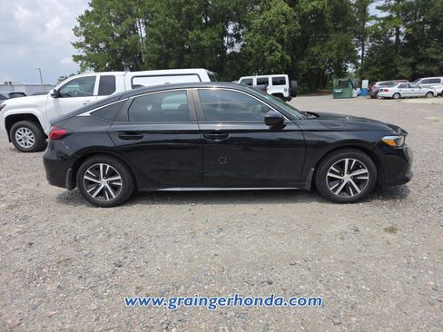Used 2023 Honda Civic LX image 6